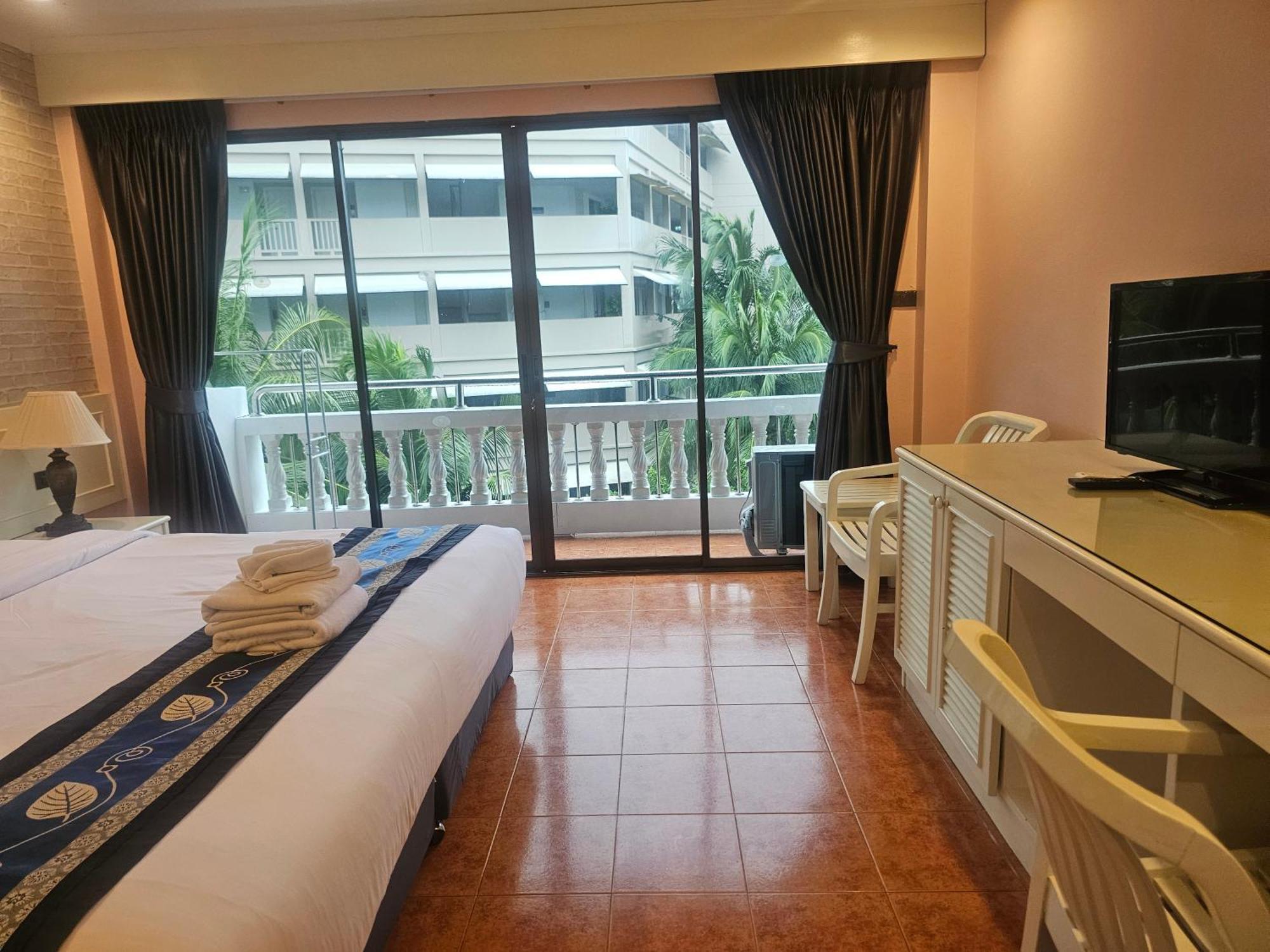 Patong Central Residence & Apartment Exterior foto